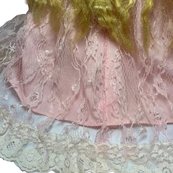 Vintage Porcelain Doll Praying Pink Lace Dress Blonde Hair Blue Eye Kneeling 12" - Picture 8 of 9